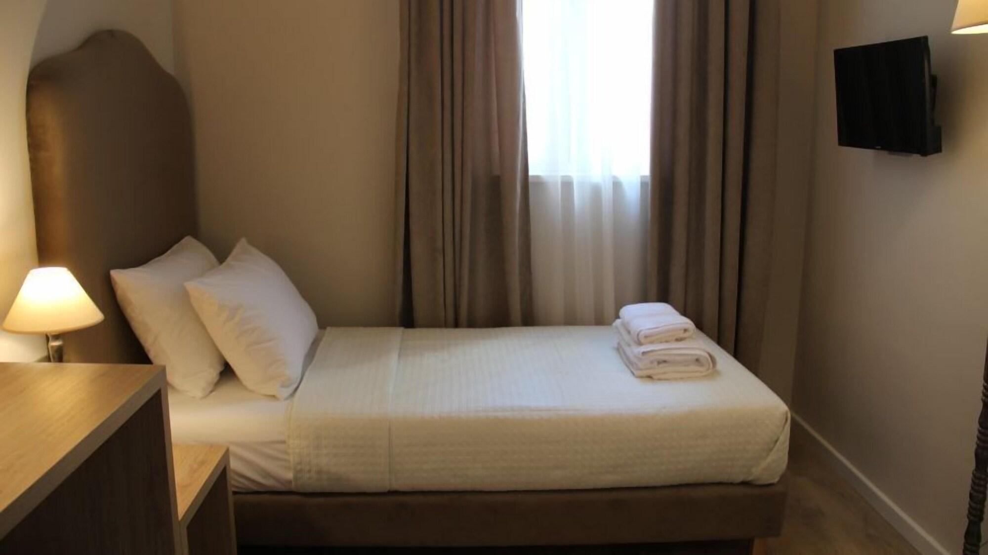 Hotel Hermes Tirana Eksteriør billede