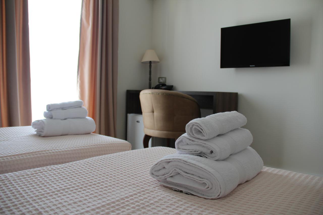 Hotel Hermes Tirana Eksteriør billede